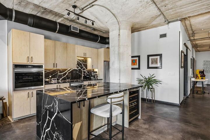 Property Photo:  1122 Jackson Street 609  TX 75202 