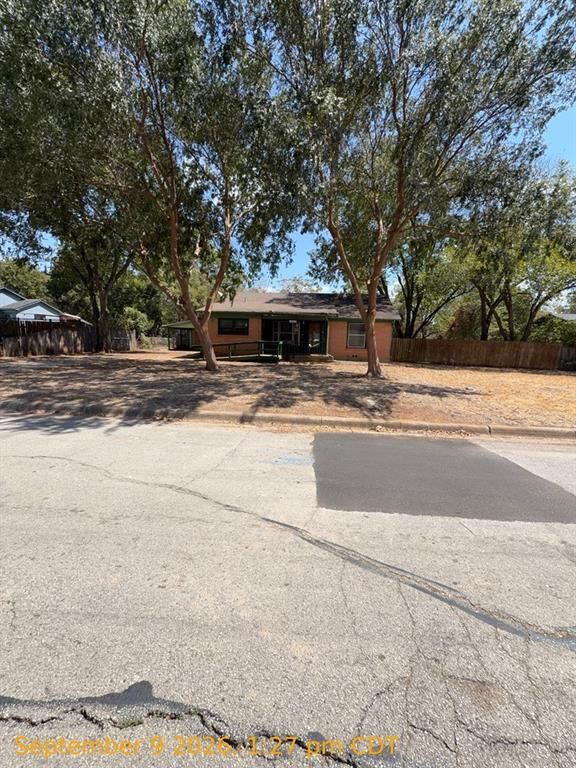 Property Photo:  2613 Mc Gee Street  TX 76112 