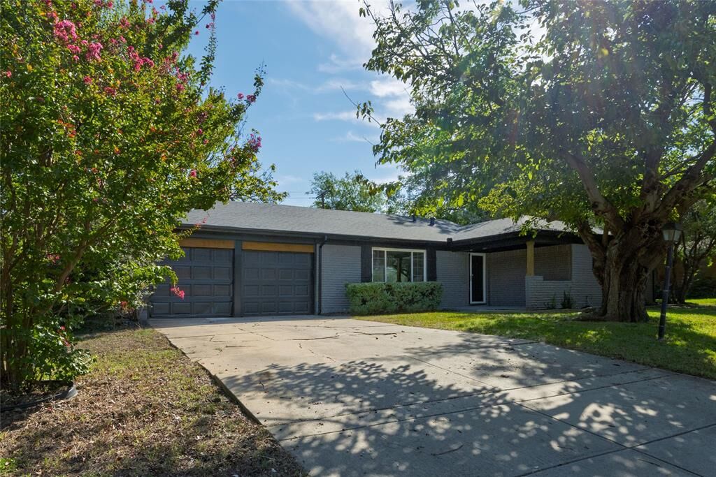 Property Photo:  102 Juniper Street  TX 76063 