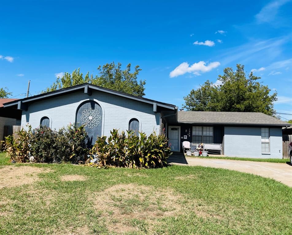 Property Photo: 1329 NW 105th Terrace OK 73114