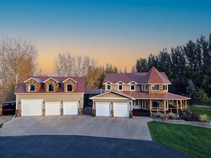 Photo de la propriété: 13 Huckleberry Crescent AB T1G 0A7
