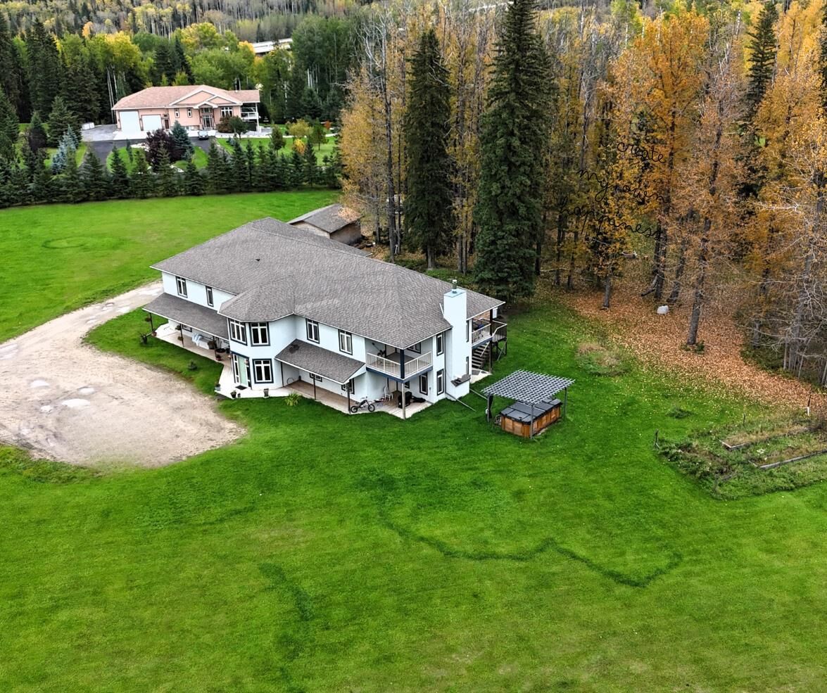Property Photo: 16511 Twp Rd 532A 20 AB T7E 3A6
