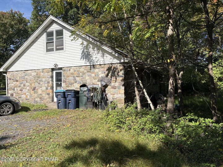 Property Photo: 2745 Mountain Road PA 18360