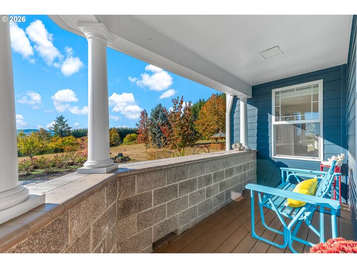 Property Photo:  60750 Robinette Rd  OR 97051 
