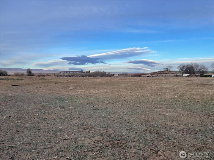 Property Photo:  4411  Clyde Circle  WA 98944 