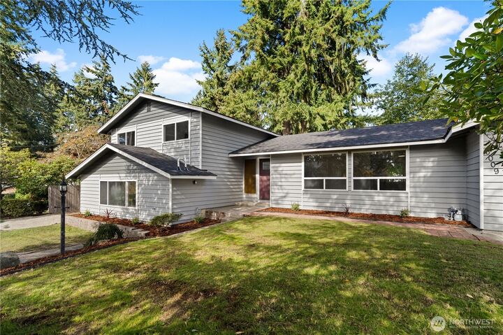 Property Photo:  6009  85th Street E  WA 98371 