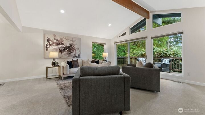 Property Photo: 6504 119th Avenue SE WA 98006