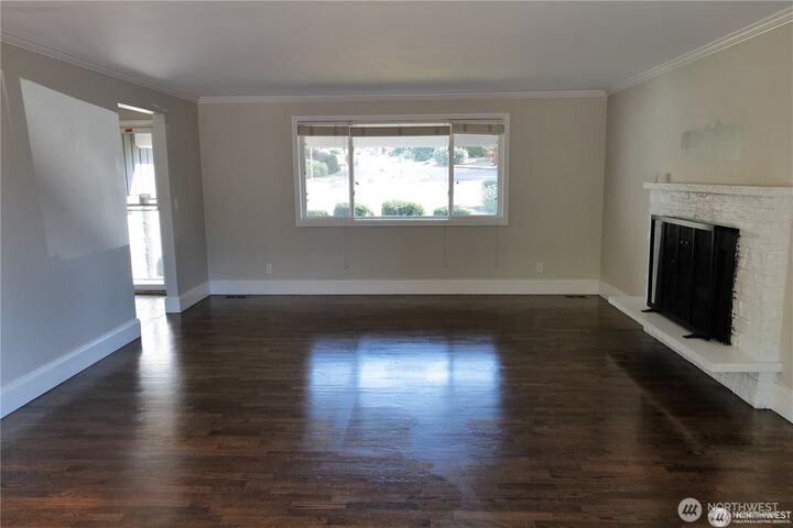 Property Photo: 11602 SE 49th Street WA 98006