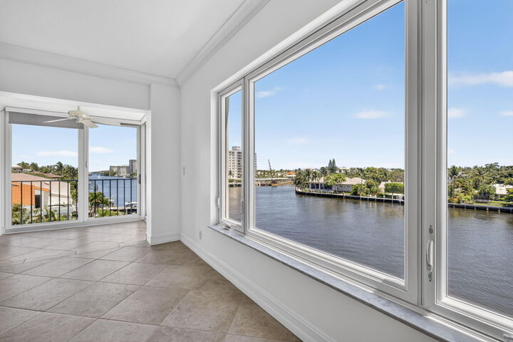 Property Photo:  555 SE 6th Avenue 4F  FL 33483 