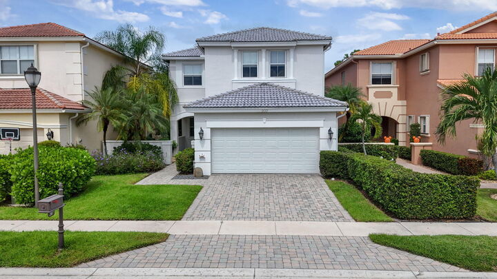Property Photo: 207 Isle Verde Way FL 33418