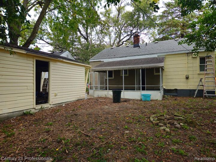 Property Photo: 32147 Annapolis Street MI 48184