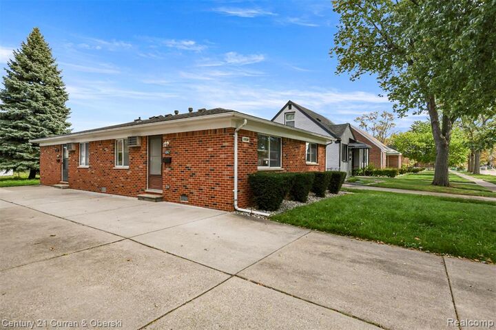 Property Photo: 1834 Mill St Apt A MI 48146