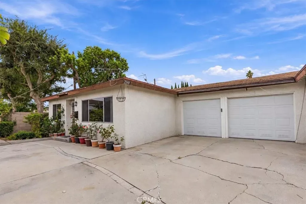 Property Photo:  25152 Ebony Lane  CA 90717 