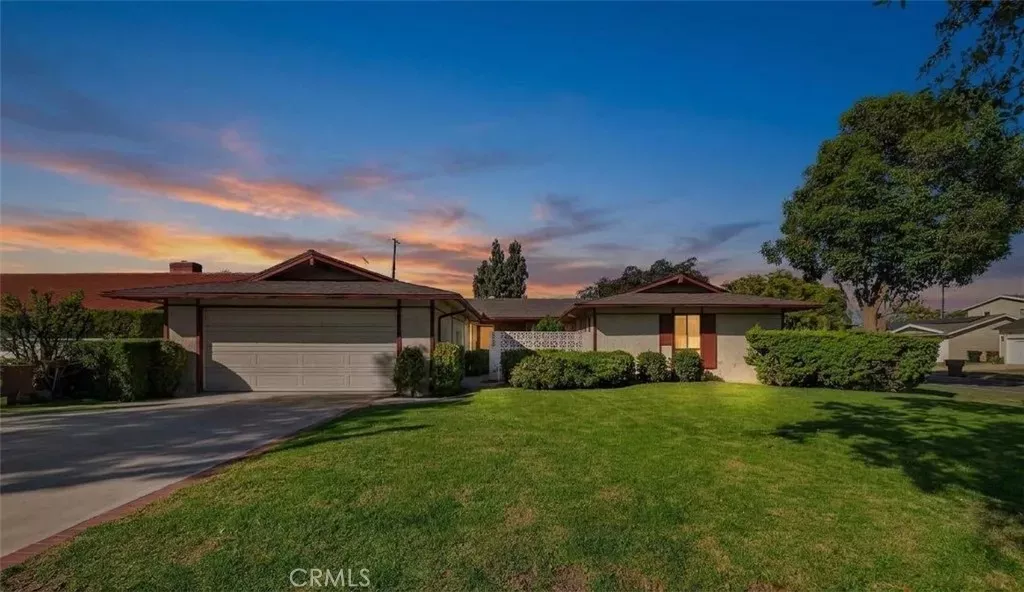 Property Photo:  1903 W Chanticleer Road  CA 92804 
