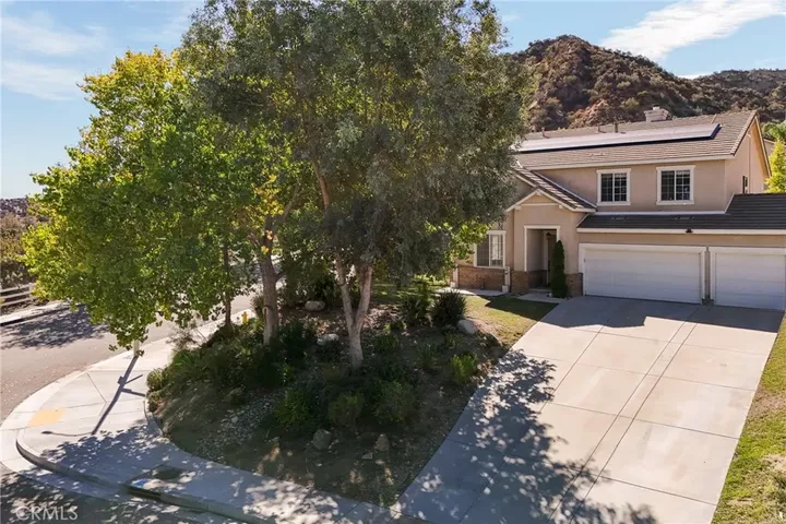 Property Photo: 27904 Doubletree Way CA 91384