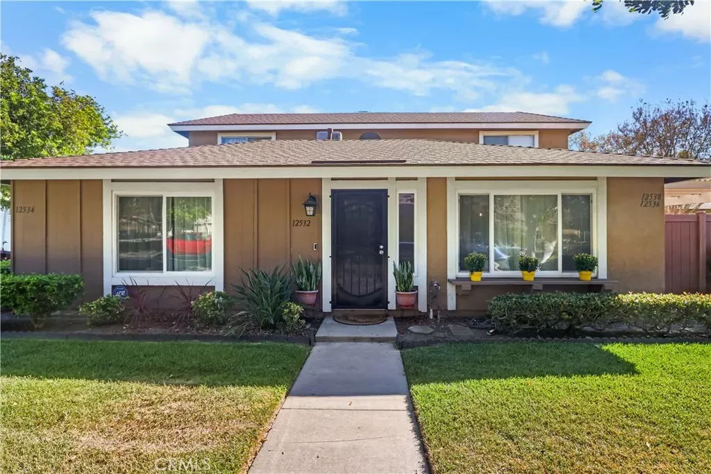 Property Photo:  12532 Vicente Pl  CA 90703 