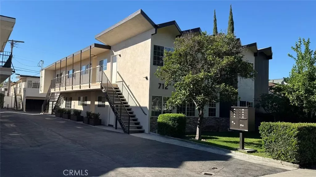 Property Photo:  712 W Doran Street 6  CA 91203 