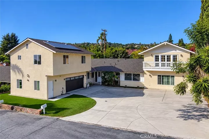 Property Photo:  751 E Hensel  CA 90631 