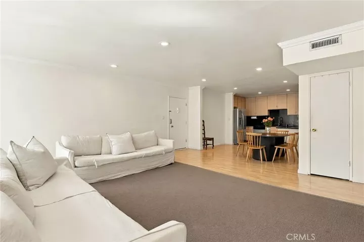 Property Photo:  5315 Zelzah Avenue 16  CA 91316 