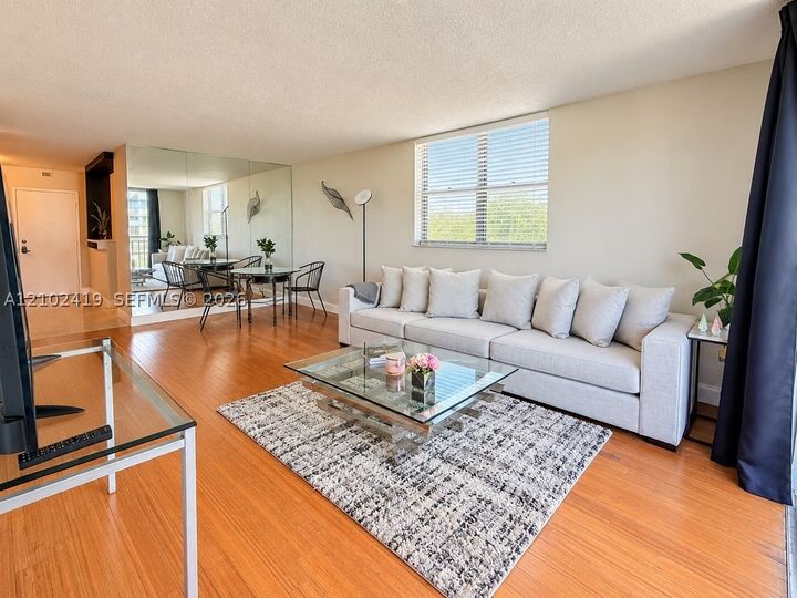 Property Photo:  1465 NE 123rd St 401  FL 33161 