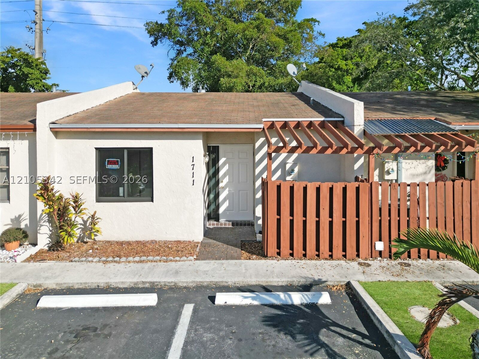 Property Photo: 1711 NW 92nd Ave FL 33024