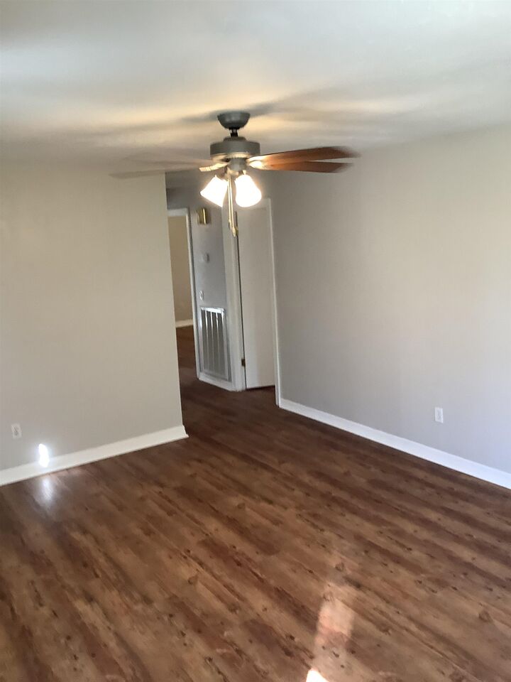 Property Photo:  916 Ave C  AL 35055 