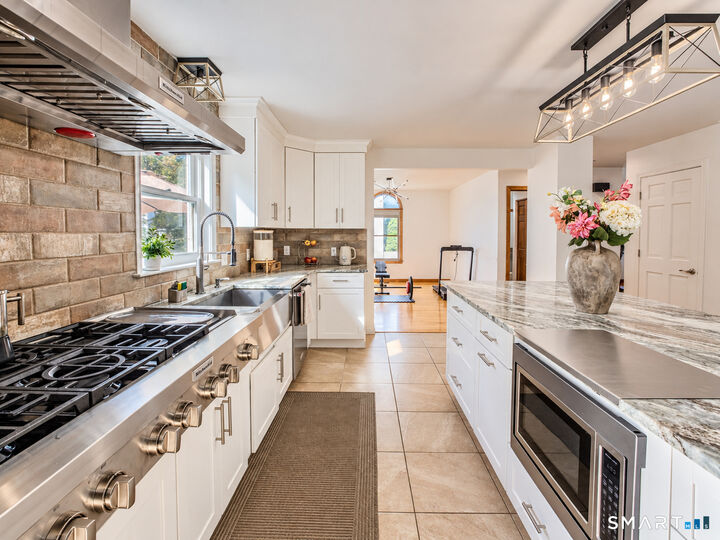 Property Photo:  39 Regency Hill  CT 06708 