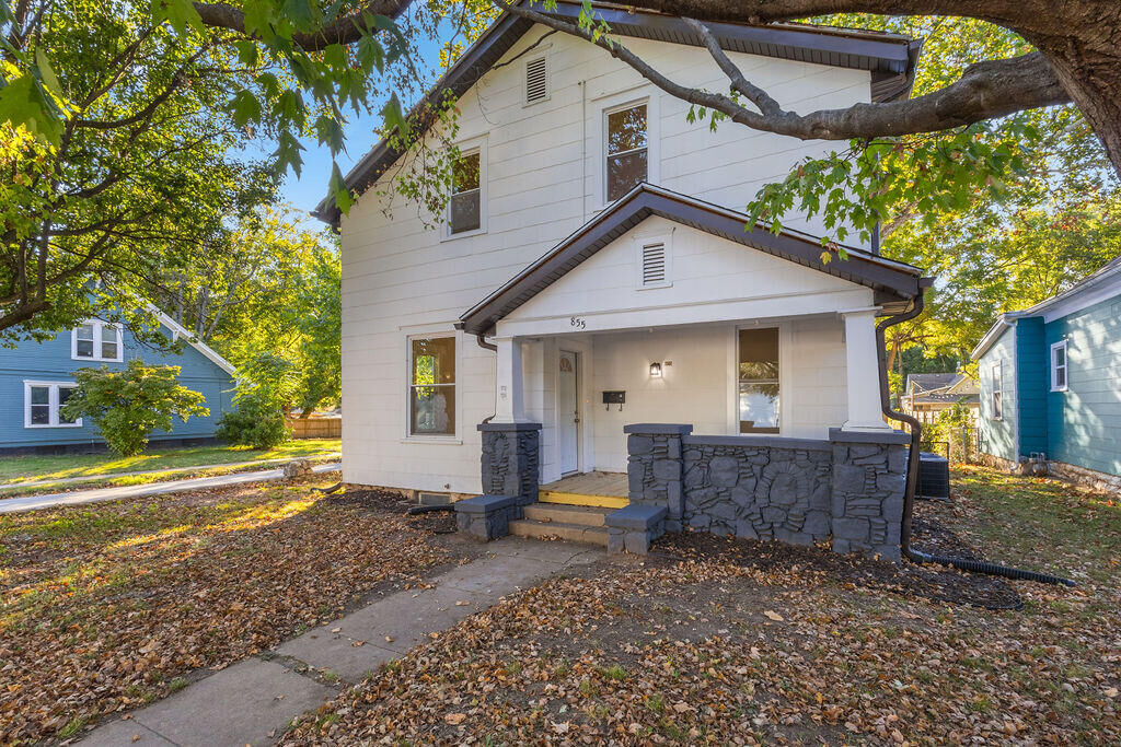 Property Photo:  855 S Broadway Avenue  MO 65806 