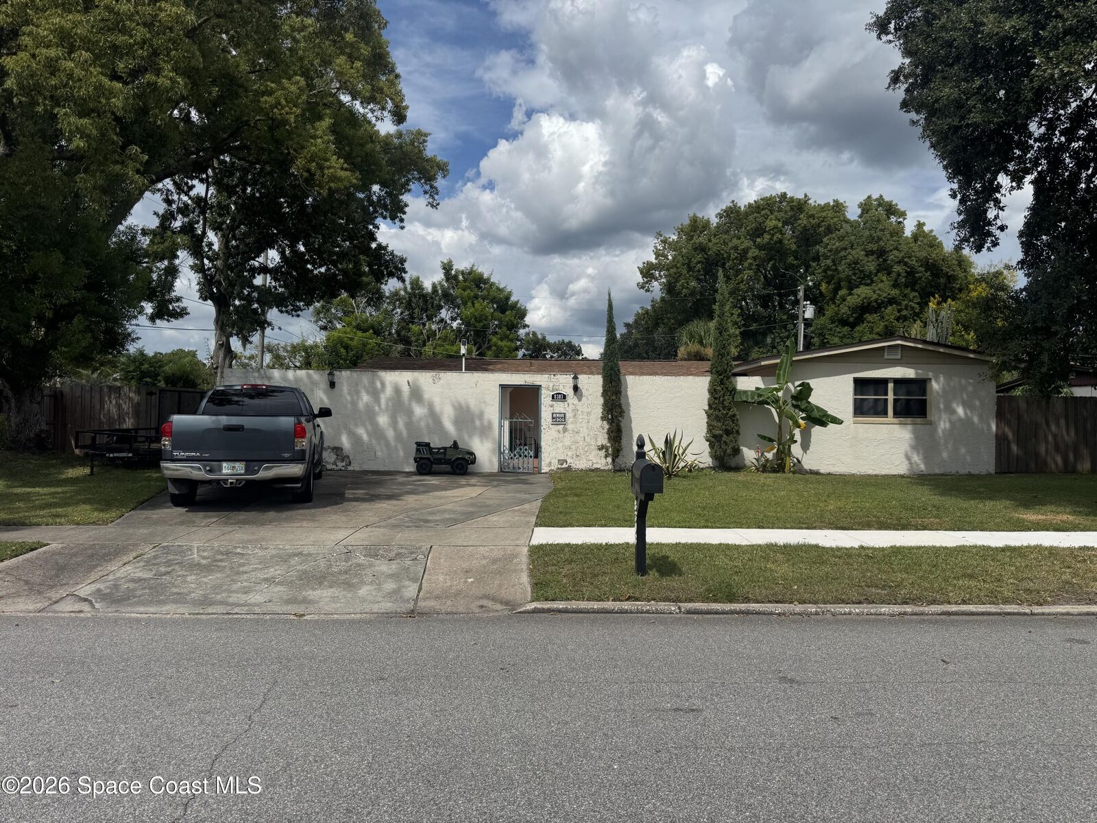 Property Photo:  8303 Calais Circle  FL 32825 