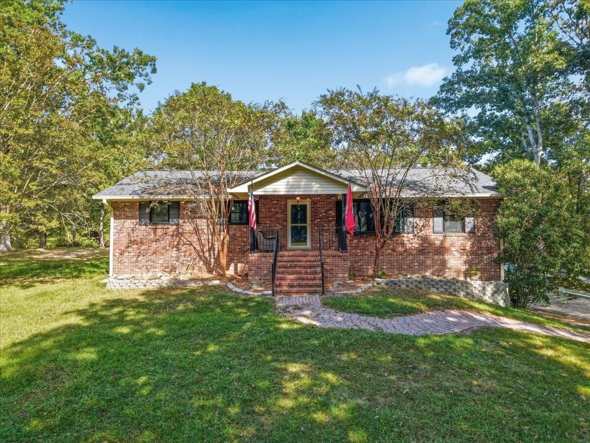 Property Photo: 305 Stewart Road SC 29306