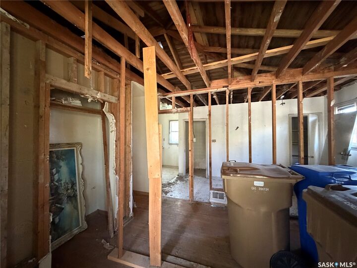 Property Photo:  4712 4th Avenue  SK S4T 0J1 