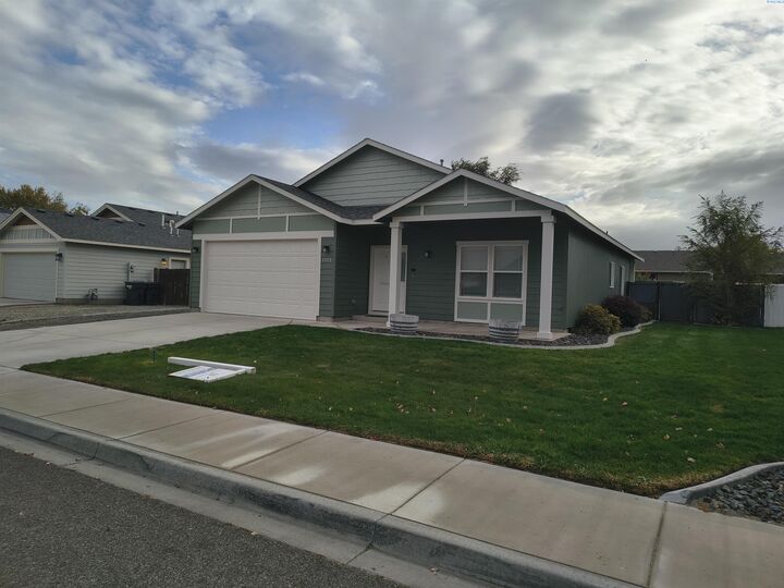 Property Photo:  4405 Phoenix Ln  WA 99301 