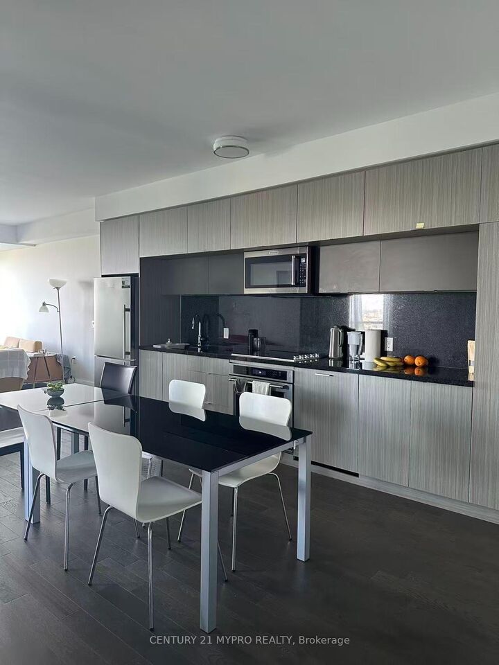 Property Photo: 585 Bloor Street E 3818 ON M4W 0B3