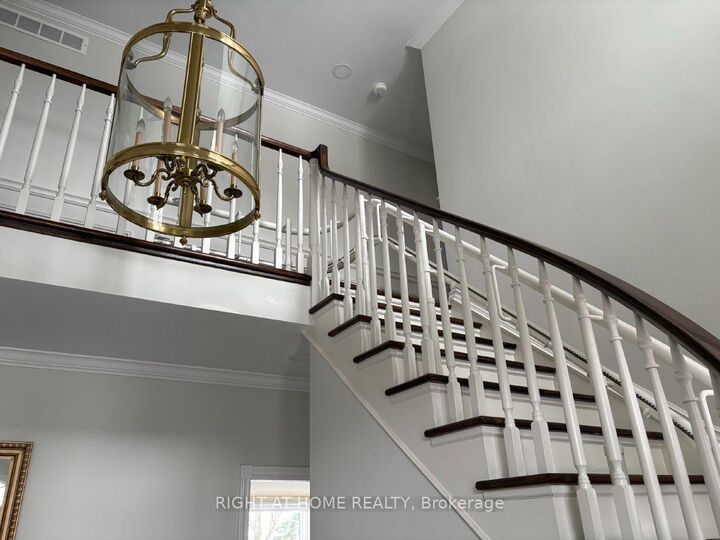 Property Photo:  5 Wendakee Drive Room  ON L8E 5T1 