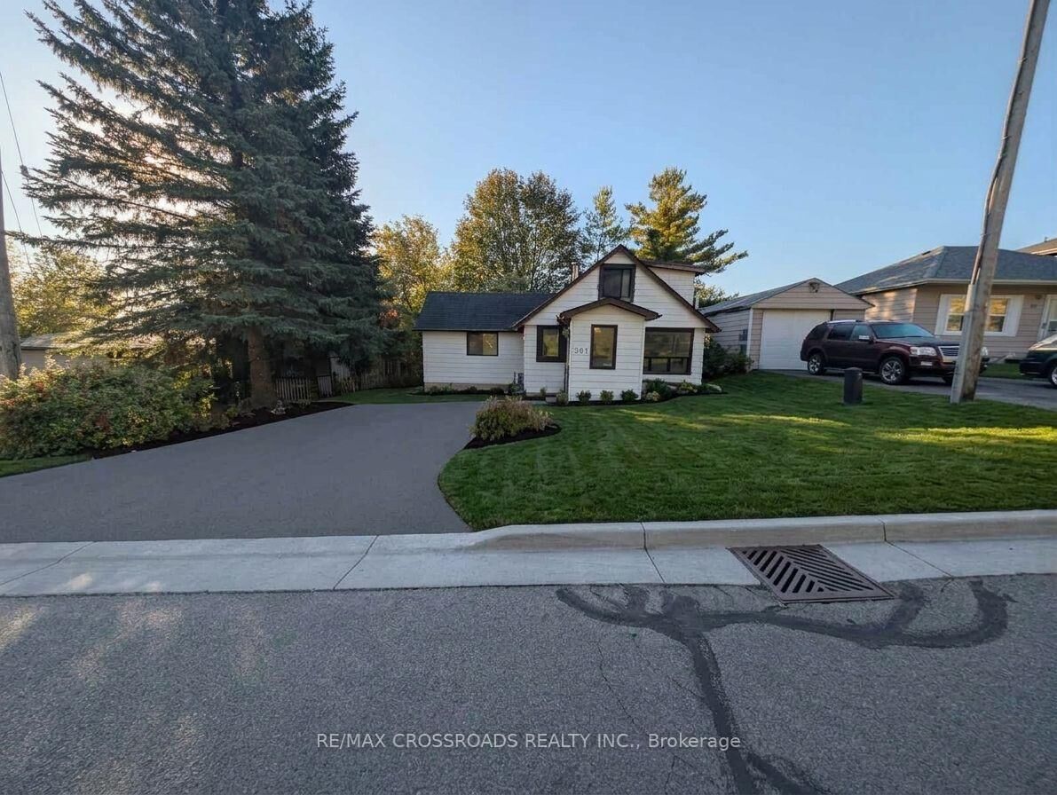 Property Photo:  261 Lakeview Boulevard  ON L4P 2Y4 
