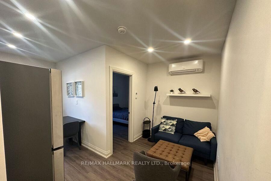 Property Photo: 595 St Clair Avenue W 4 ON M6C 1A3