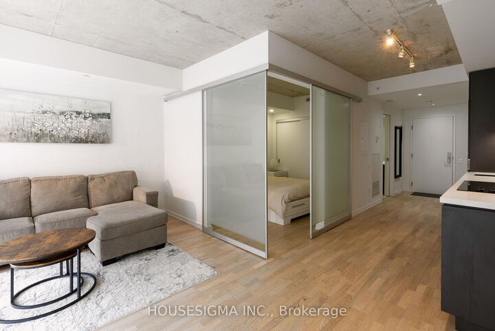 Property Photo: 60 Colborne Street 516 ON M5E 1E3