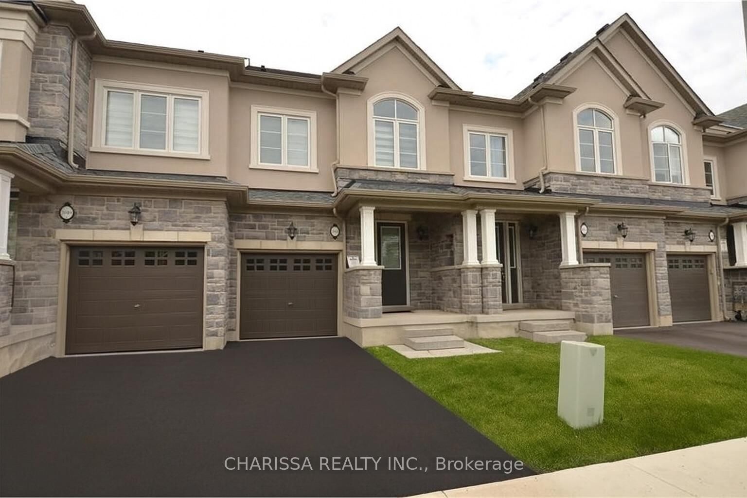 Property Photo: 1051 Garner Road E ON L9G 0G9
