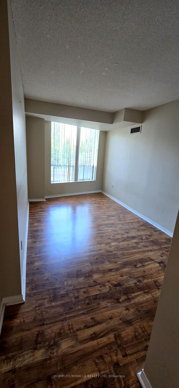 Property Photo: 18 Pemberton Avenue 306 ON M2M 4K9
