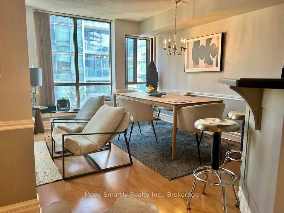 Property Photo:  40 Scollard Street 808  ON M5R 3S1 