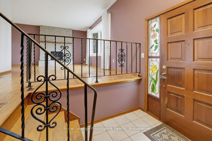 Property Photo:  23 Thorncliffe Drive  ON K8P 4L3 