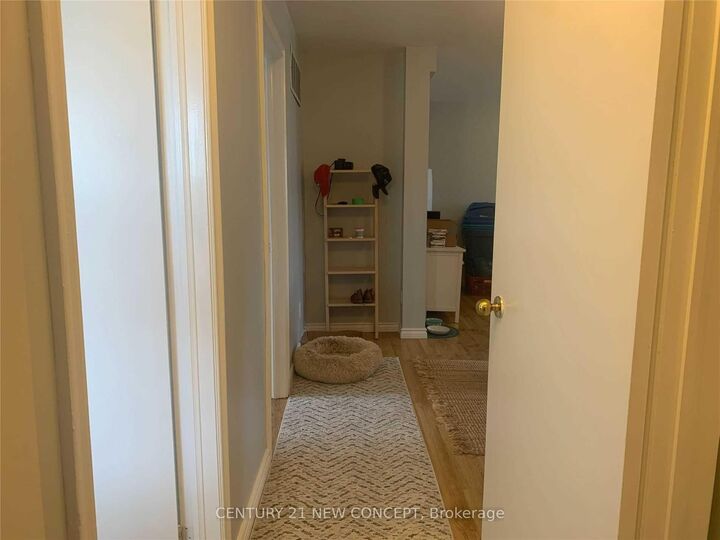 Property Photo:  740 Lakeshore Road E A  ON L5E 1C7 