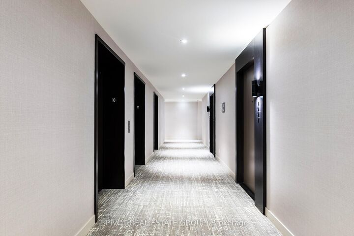 Property Photo:  4023 The Exchange N/A 1307  ON L5B 0N4 