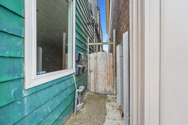 Property Photo: 2207 Queen Street E 2 ON M4E 1E8