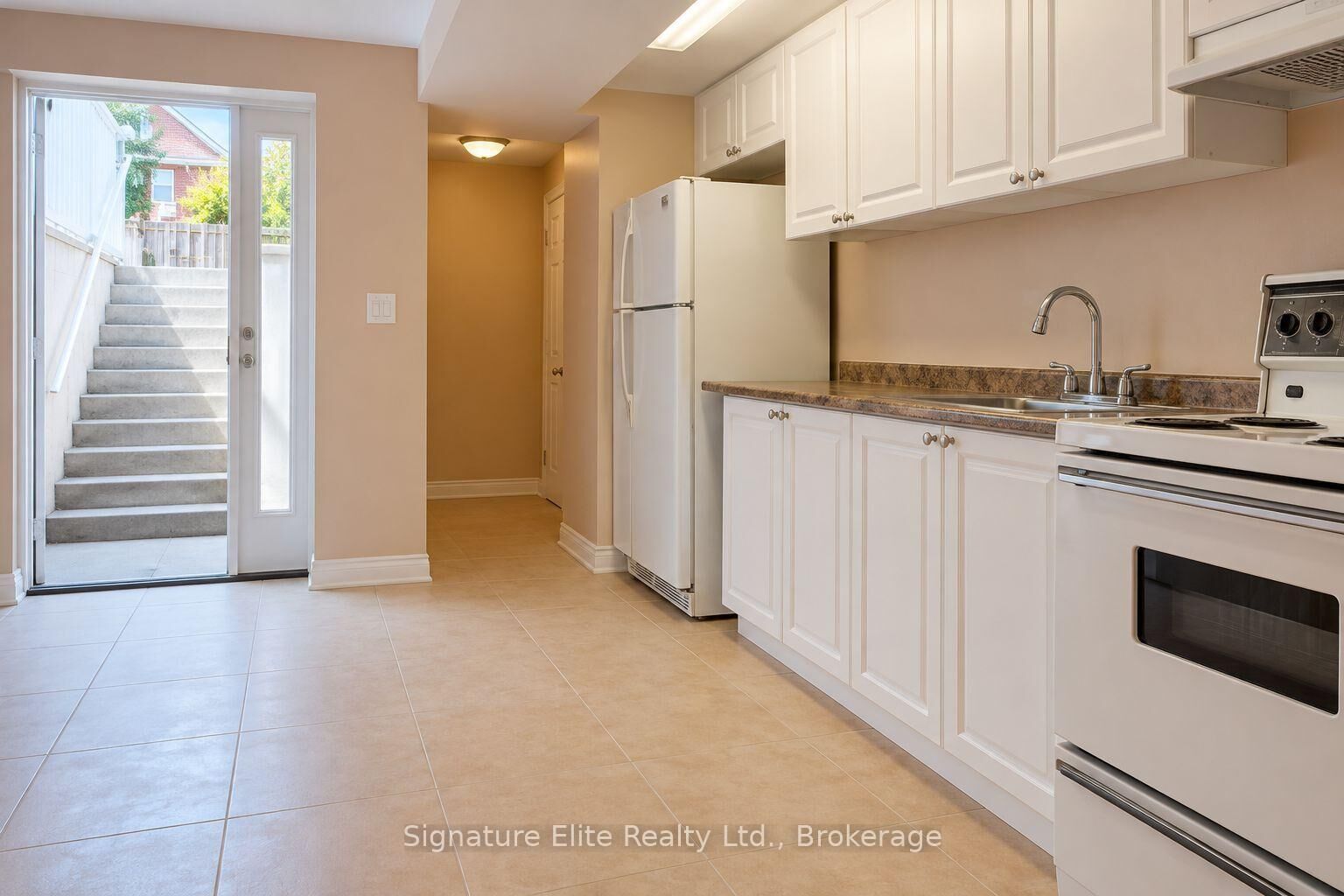 Property Photo:  257 Keele Street Bsmt  ON M6P 2K1 