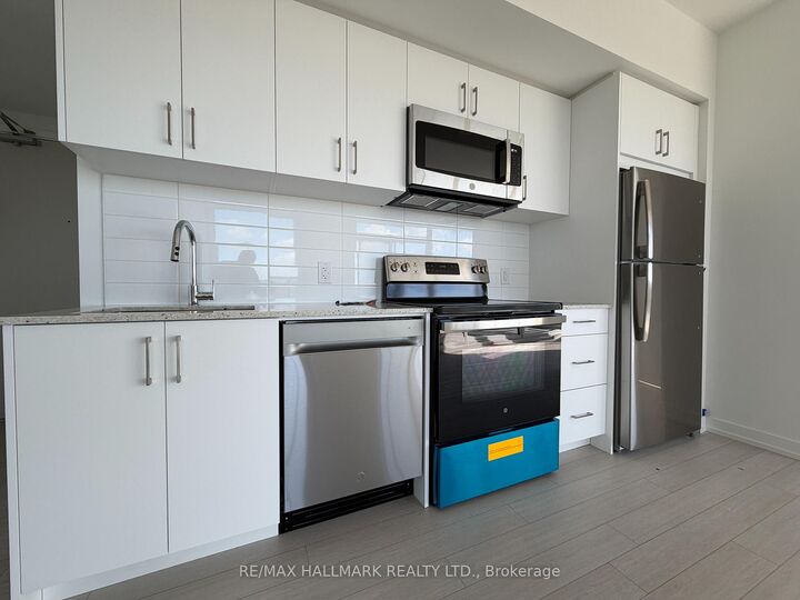 Property Photo:  4010 Eglinton Avenue W 2310  ON M9A 4M2 