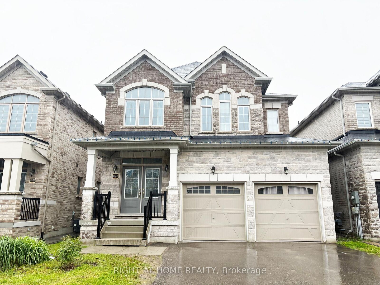 Property Photo: 1528 McRoberts Crescent ON L9S 0J9
