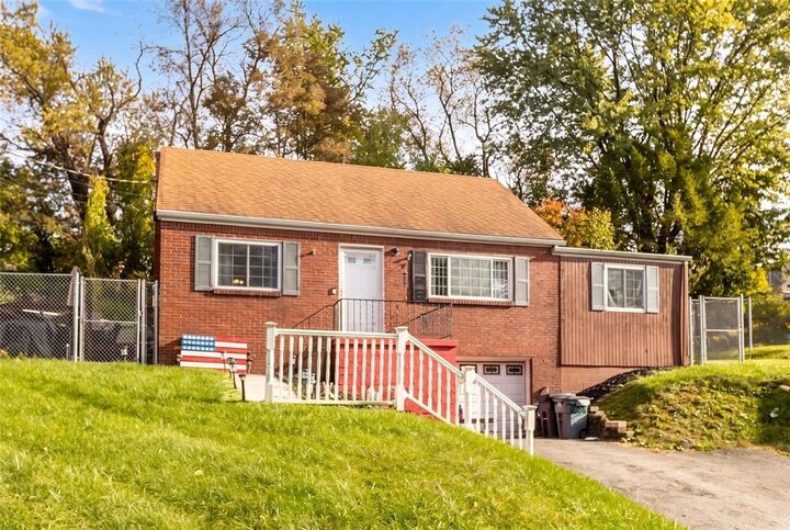 Property Photo:  2009 Ridge Rd  PA 15135 