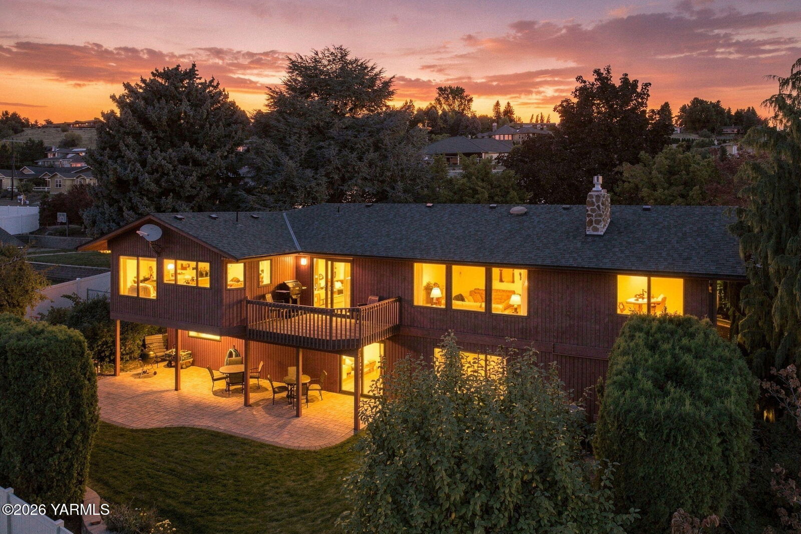 Property Photo:  5802 Englewood Ave  WA 98908 