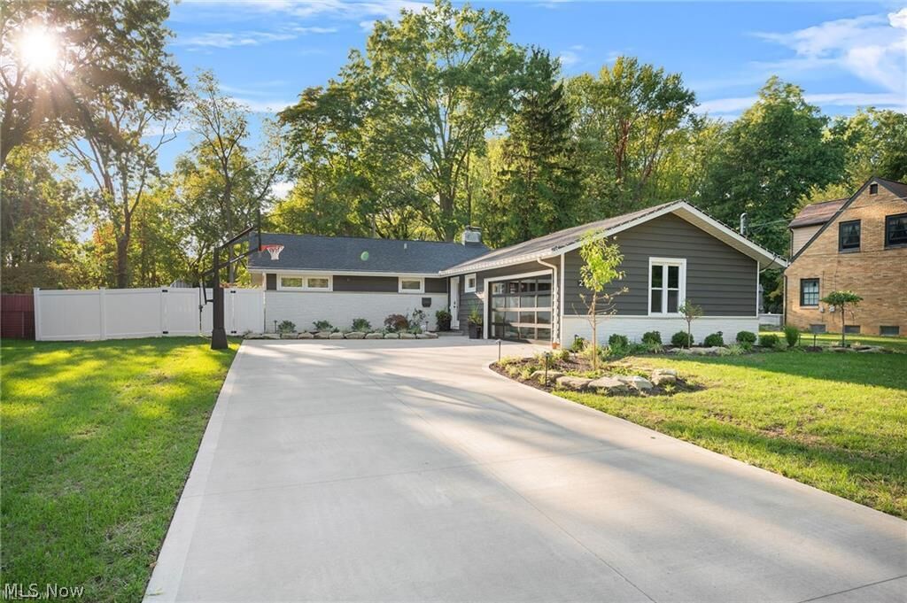 Property Photo:  2742 Horseshoe Boulevard  OH 44145 